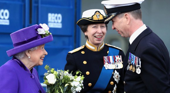 Queen Elizabeth ernennt Flugzeugträger für die Royal Navy; RECO war dabei!